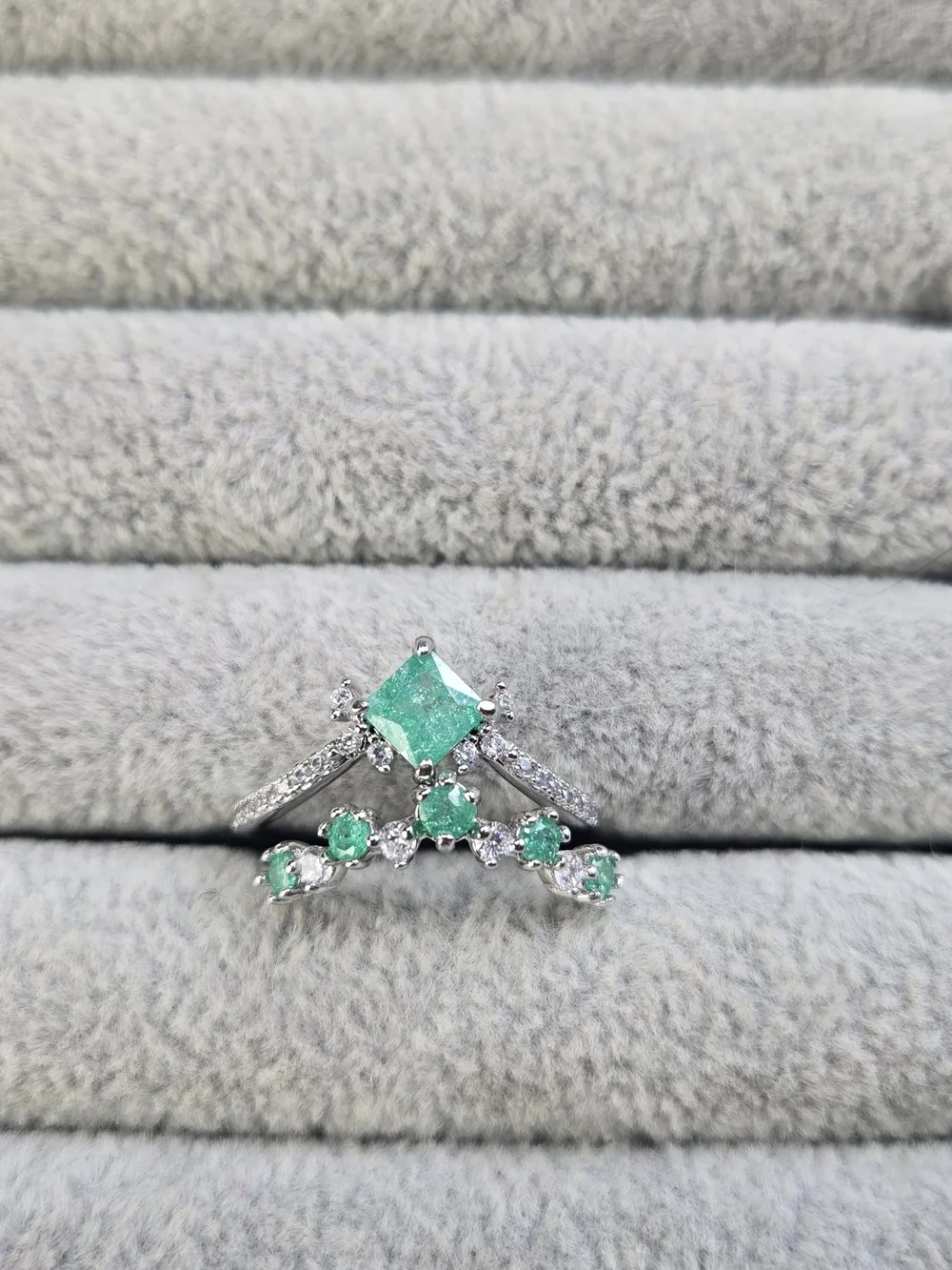 Size 8 Two Piece Teal Ice Crystal Rhodium Plated Bomb Party Ring